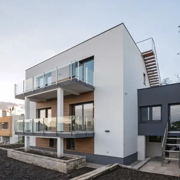 Modernes Haus mit Balkon