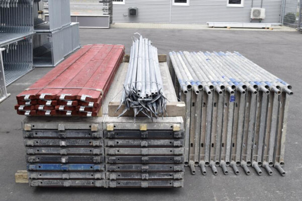 132,61 m&sup2; Dachfangger&uuml;st gebraucht mit gebrauchten Robustb&ouml;den