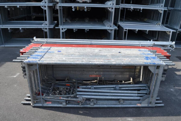 33,92 m&sup2; gebrauchtes Aluger&uuml;st mit gebrauchten Robustb&ouml;den