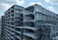 101,77  m² neues Dachfanggerüst mit Alu-Robustböden