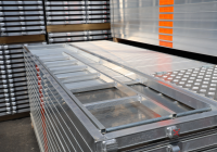136,21 m² neues Stahlgerüst mit Vollaluböden
