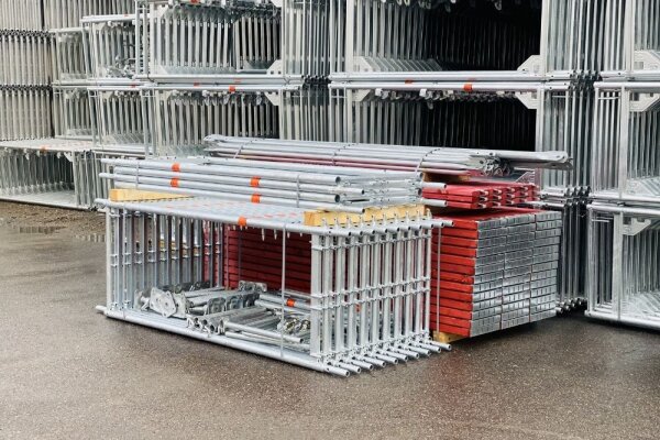 132,00 m&sup2; gebrauchtes Dachfangger&uuml;st mit Holzbohlen